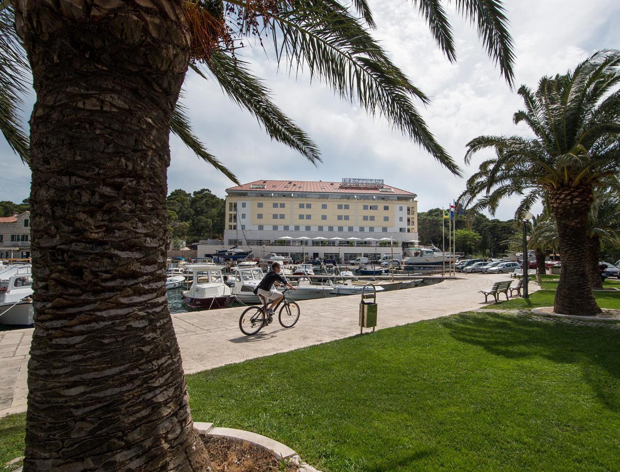 Aparthotel Miramare Makarska Exterior photo