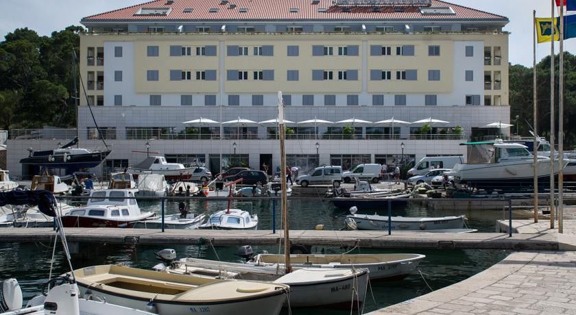 Aparthotel Miramare Makarska Exterior photo